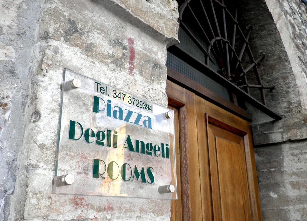 מלון אסיסי Piazza Degli Angeli מראה חיצוני תמונה
