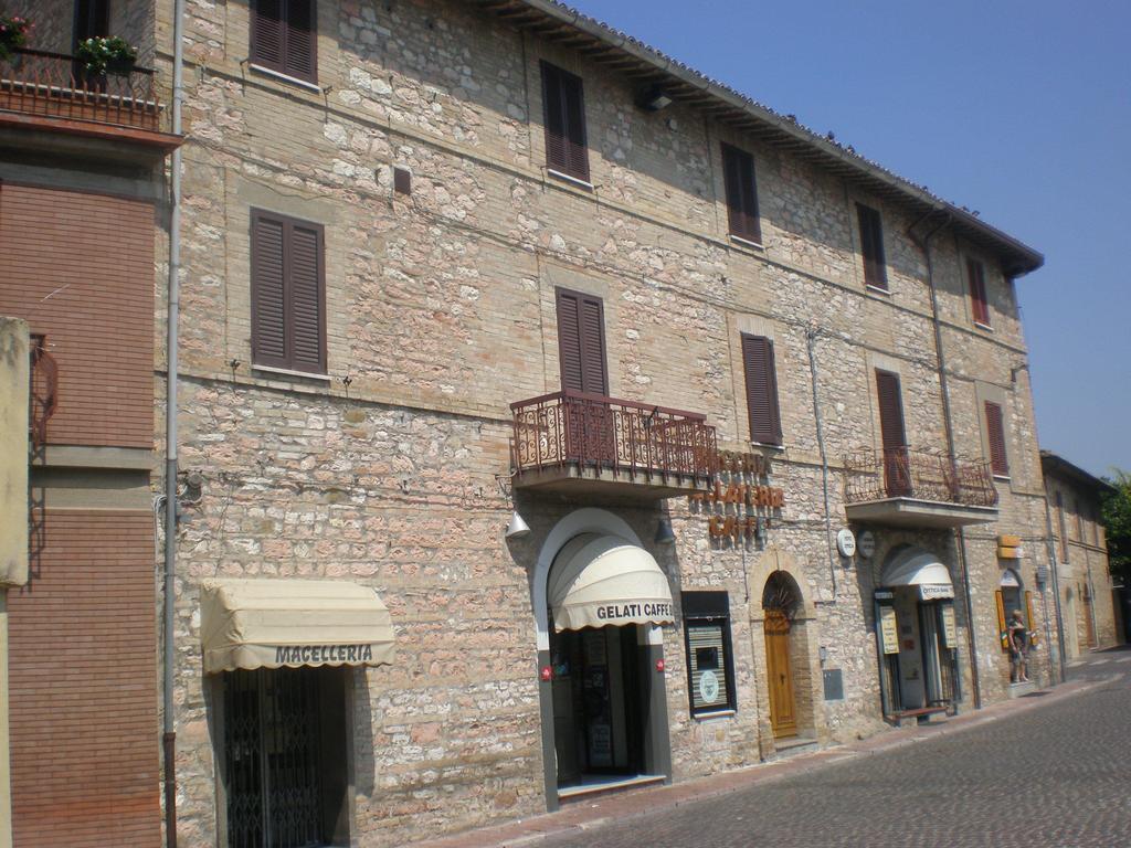 מלון אסיסי Piazza Degli Angeli מראה חיצוני תמונה