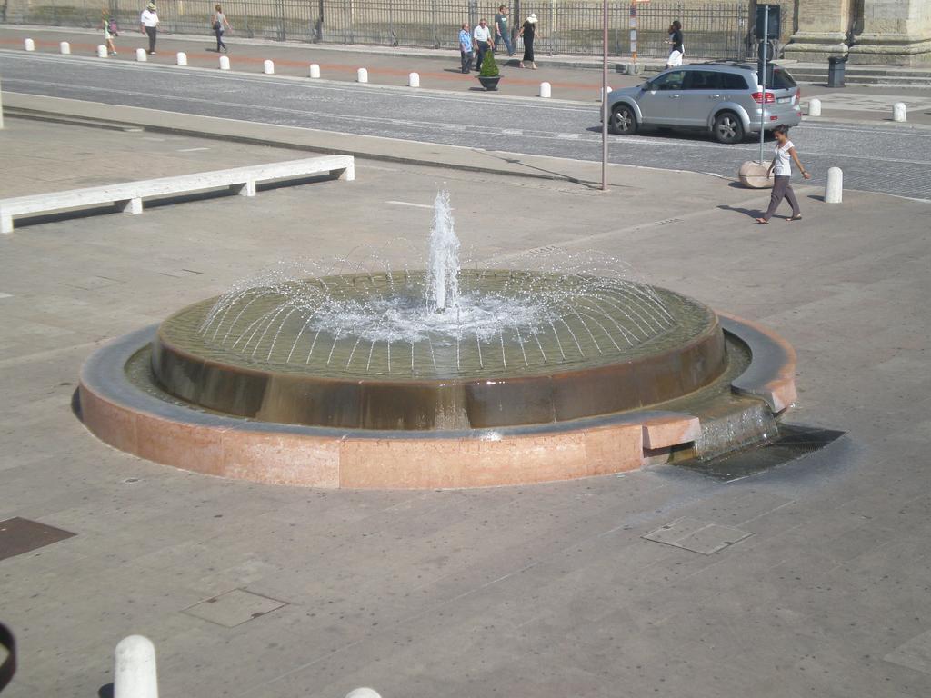 מלון אסיסי Piazza Degli Angeli מראה חיצוני תמונה