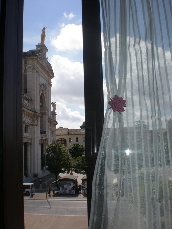 מלון אסיסי Piazza Degli Angeli חדר תמונה